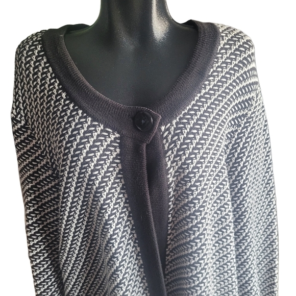 Tradition Black and White Knit Cardigan 3X - Picture 2 of 7